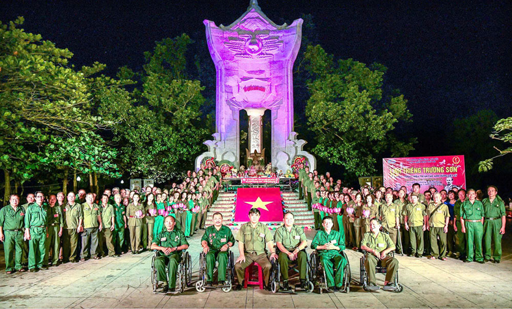 Sáng đẹp nghĩa cử tri ân